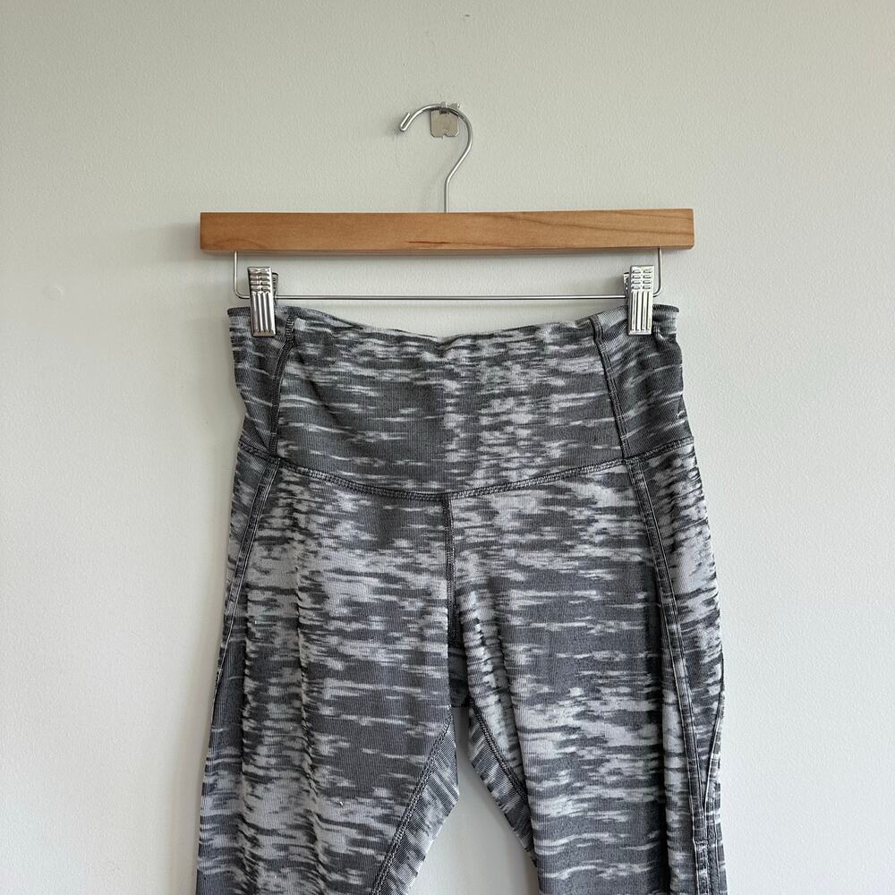 Lululemon Beat The Heat Tight Mesh Leggings Gray Jacquard 8 - Picture 9 of 11
